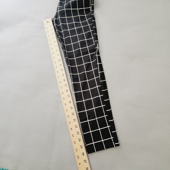 FOREVER 21 women's black squared pants. Skinny  SIZE S - Picture 7 of 13